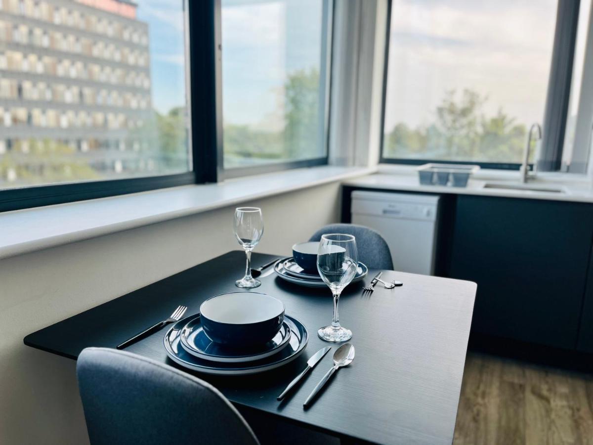 Stunning One Bedroom Apartment In Old Trafford Манчестер Экстерьер фото